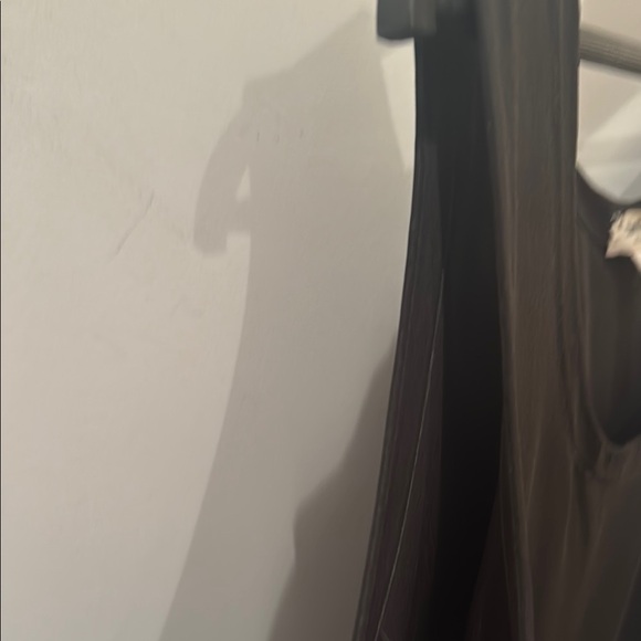 Calvin Klein Collection Black Sleeveless Tank Top. 100% silk.
This is VINTAGE - Picture 3 of 9